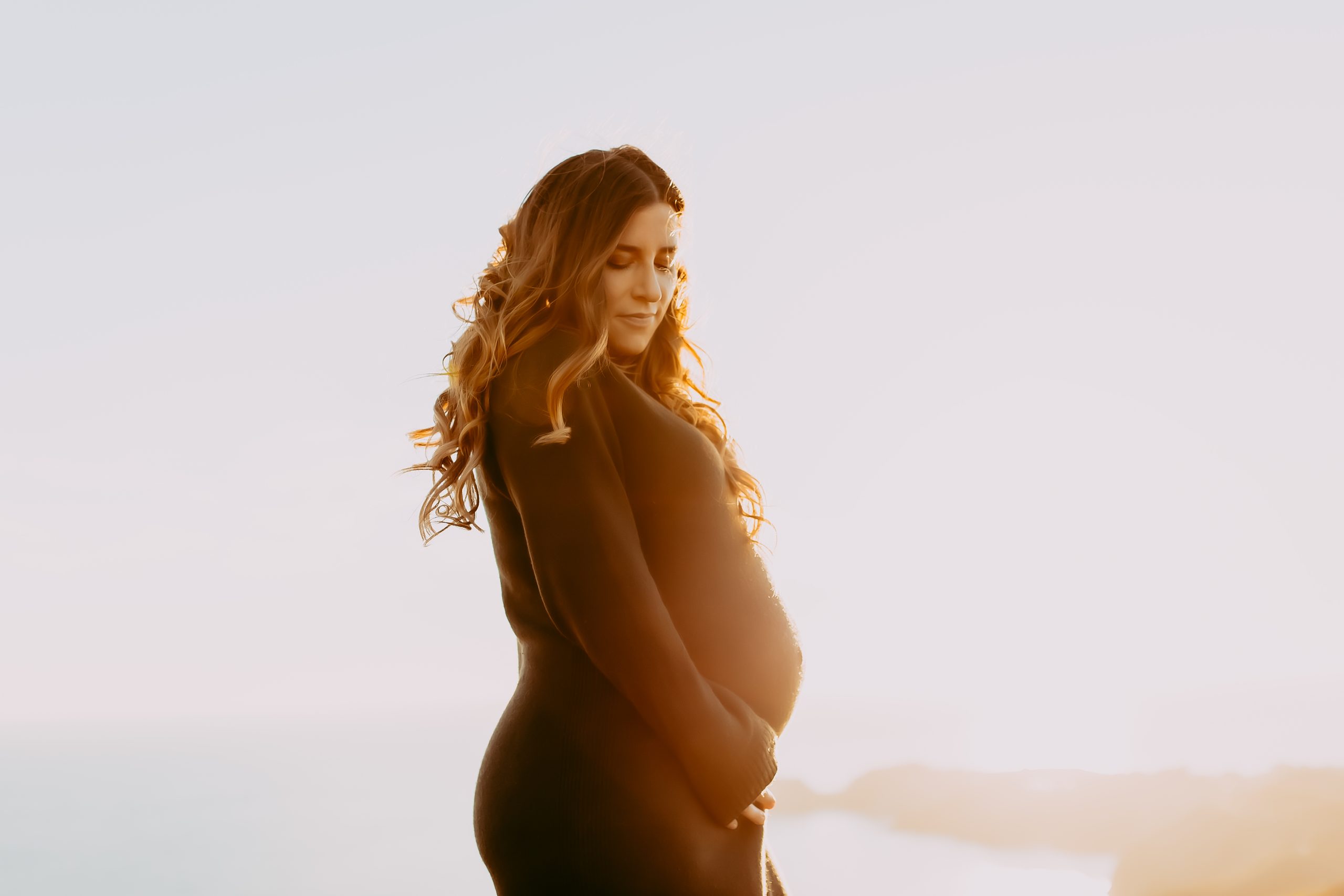 Outdoor maternity photoshoot