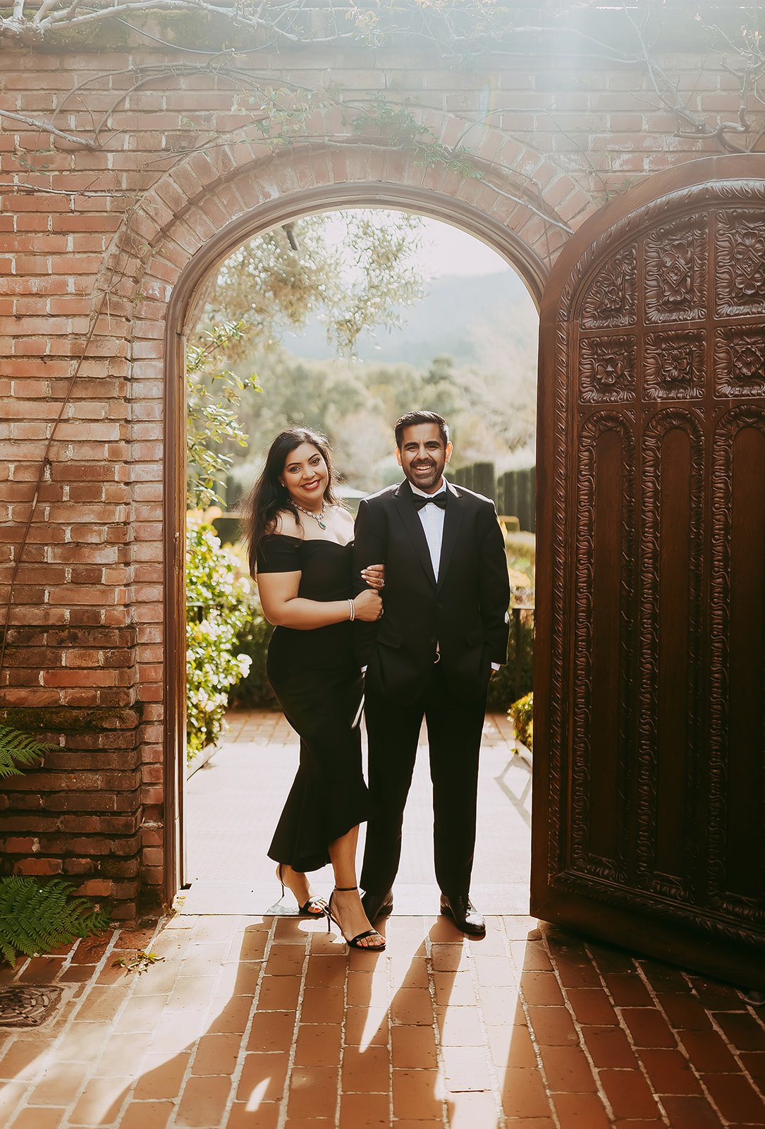 Shefali Parekh | Menlo Park Family Photographer: 10th Anniversary Session at Filoli Historic Garden Anniversary couple standing in front of Filoli Historic House captured by Bay Area family photographer