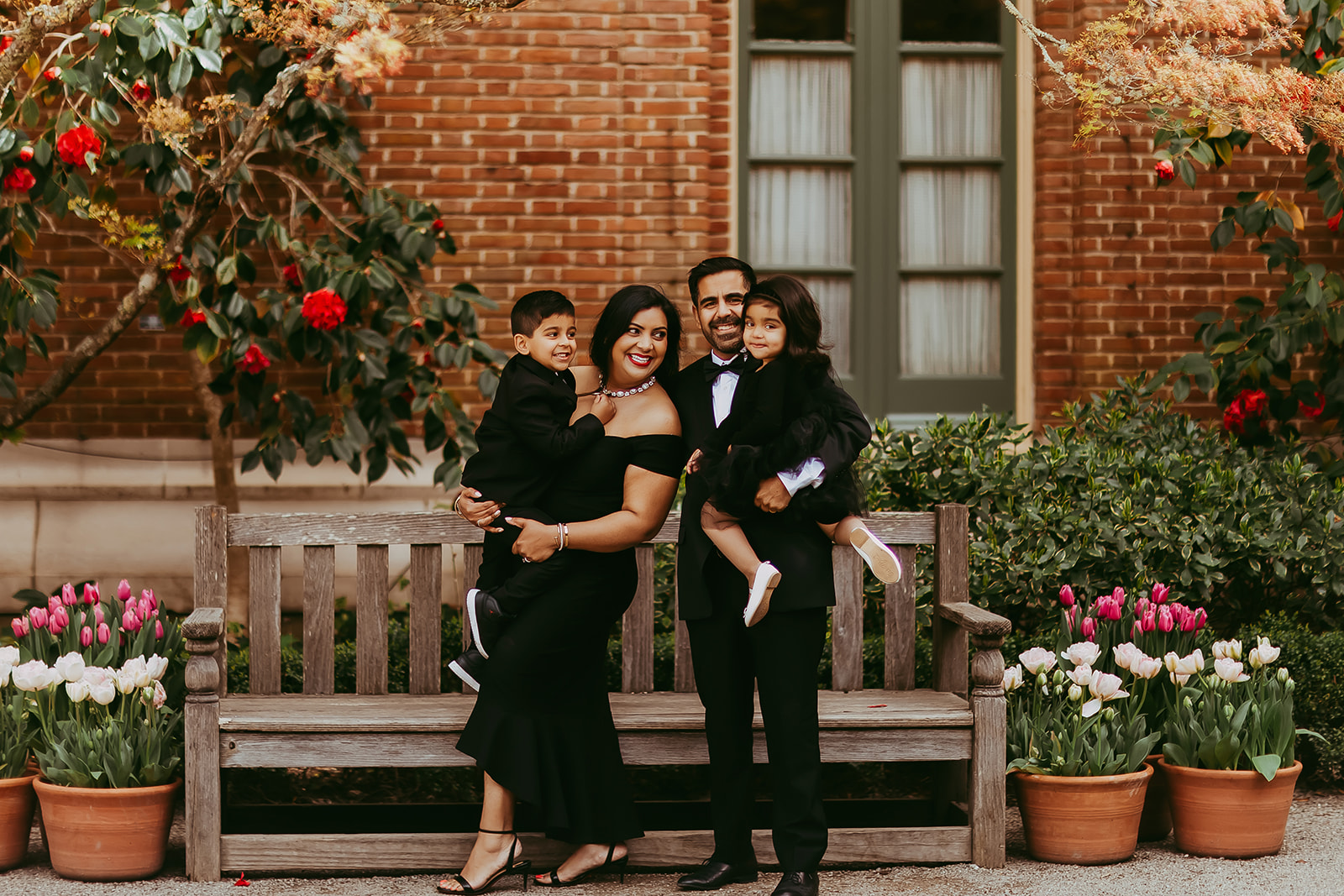 Shefali Parekh | Menlo Park Family Photographer: 10th Anniversary Session at Filoli Historic Garden Palo Alto family photographer creates timeless family portrait