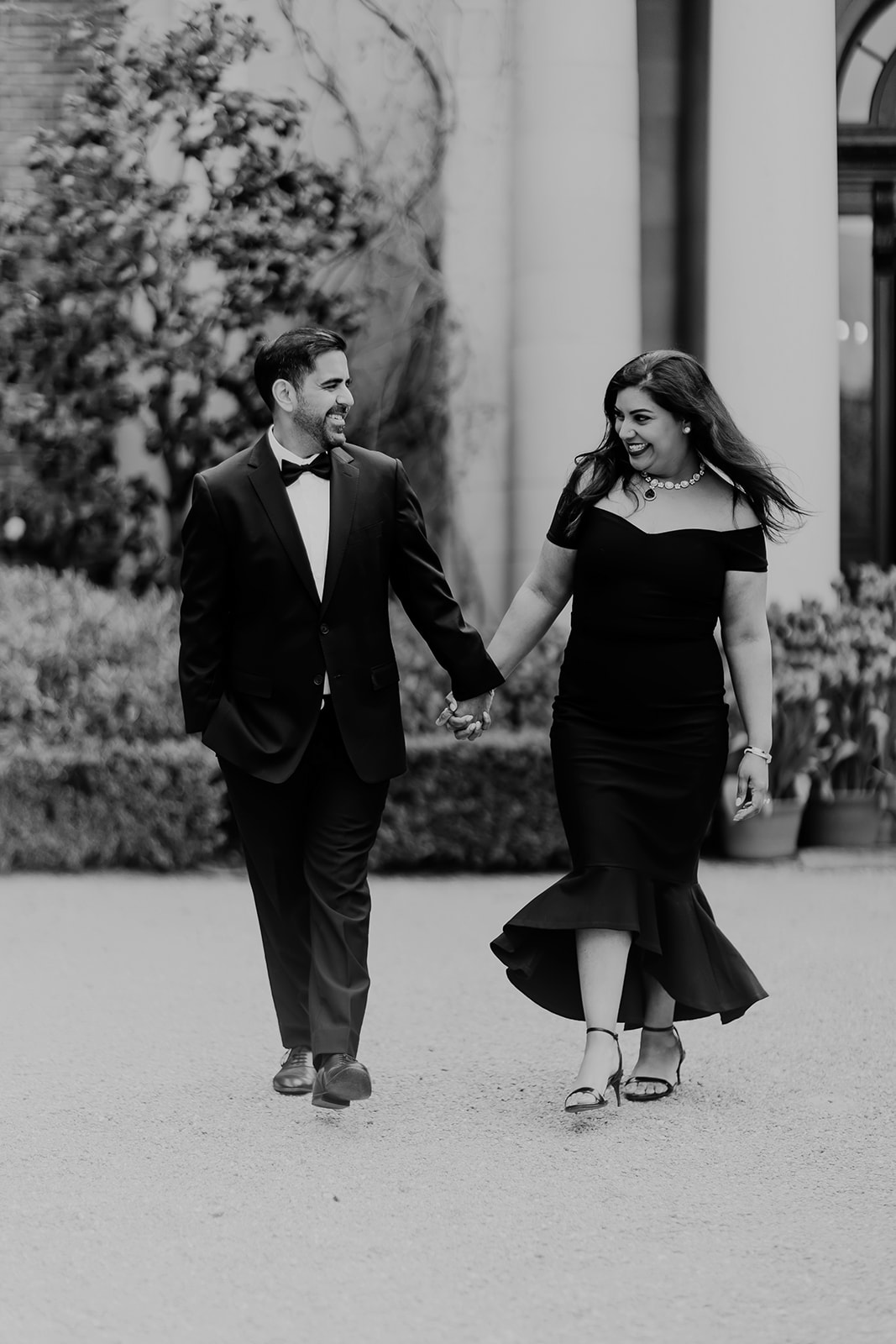Shefali Parekh | Menlo Park Family Photographer: 10th Anniversary Session at Filoli Historic Garden San Francisco family photographer captures romantic walk for anniversary couple