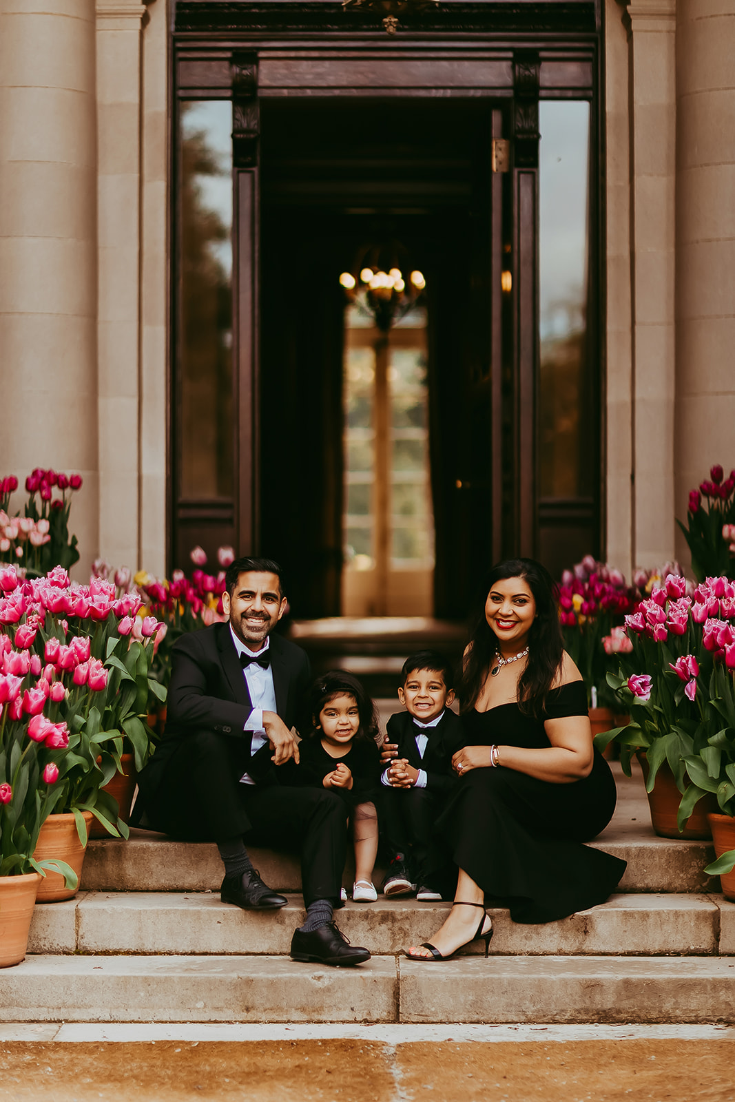 Shefali Parekh | Menlo Park Family Photographer: 10th Anniversary Session at Filoli Historic Garden Relaxed family photo in Menlo Park by family photographer