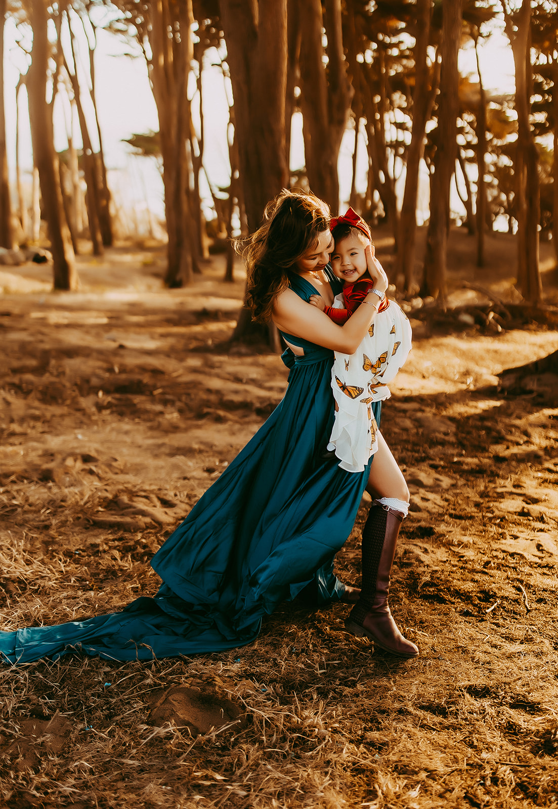 Shefali Parekh | Capturing the Magic of Golden Hour: Why Timing is Everything for Your Family Photoshoot Best Family Photographer in Bay Area