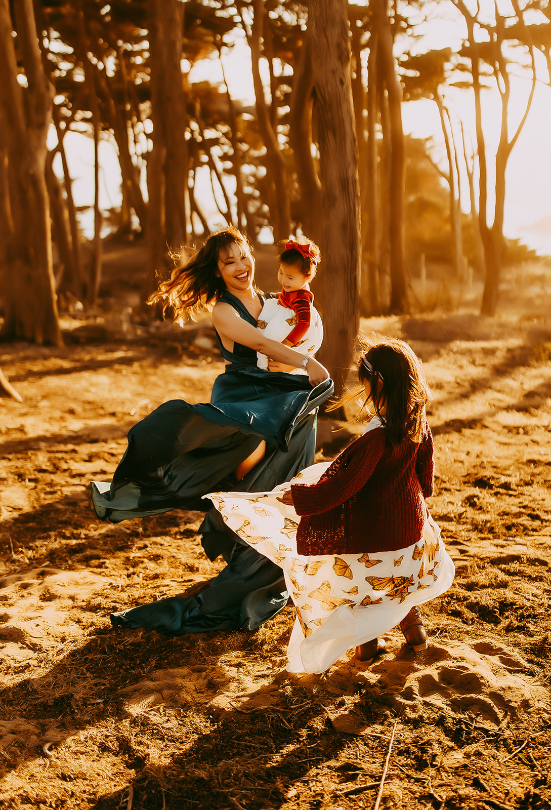 Shefali Parekh | Capturing the Magic of Golden Hour: Why Timing is Everything for Your Family Photoshoot San Francisco Photographer