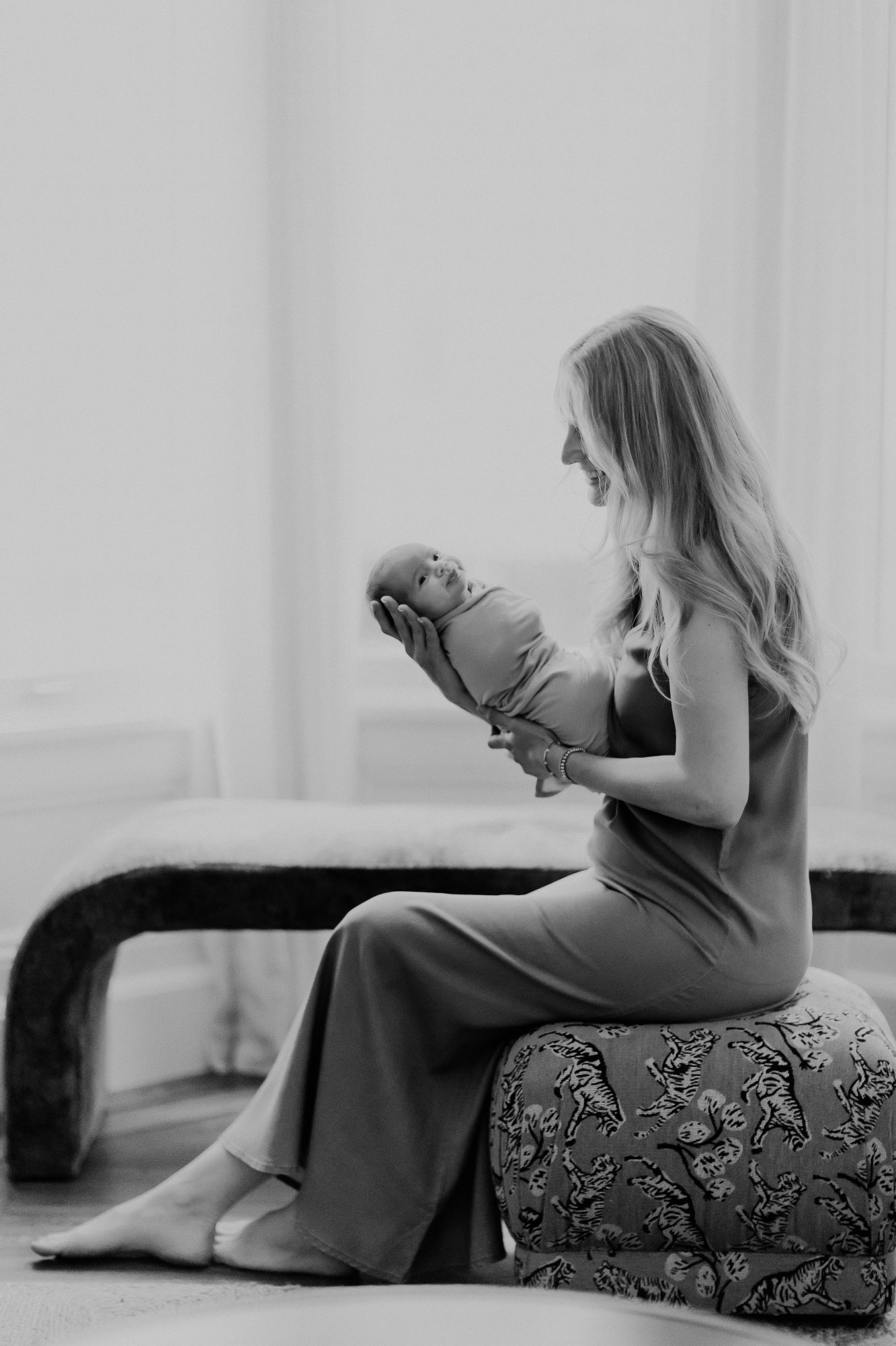 Shefali Parekh | Getting Ready for Your Lifestyle Newborn Photography Session: Tips for New Parents Mom and baby wrapped in a soft blanket San Francisco lifestyle newborn photography
