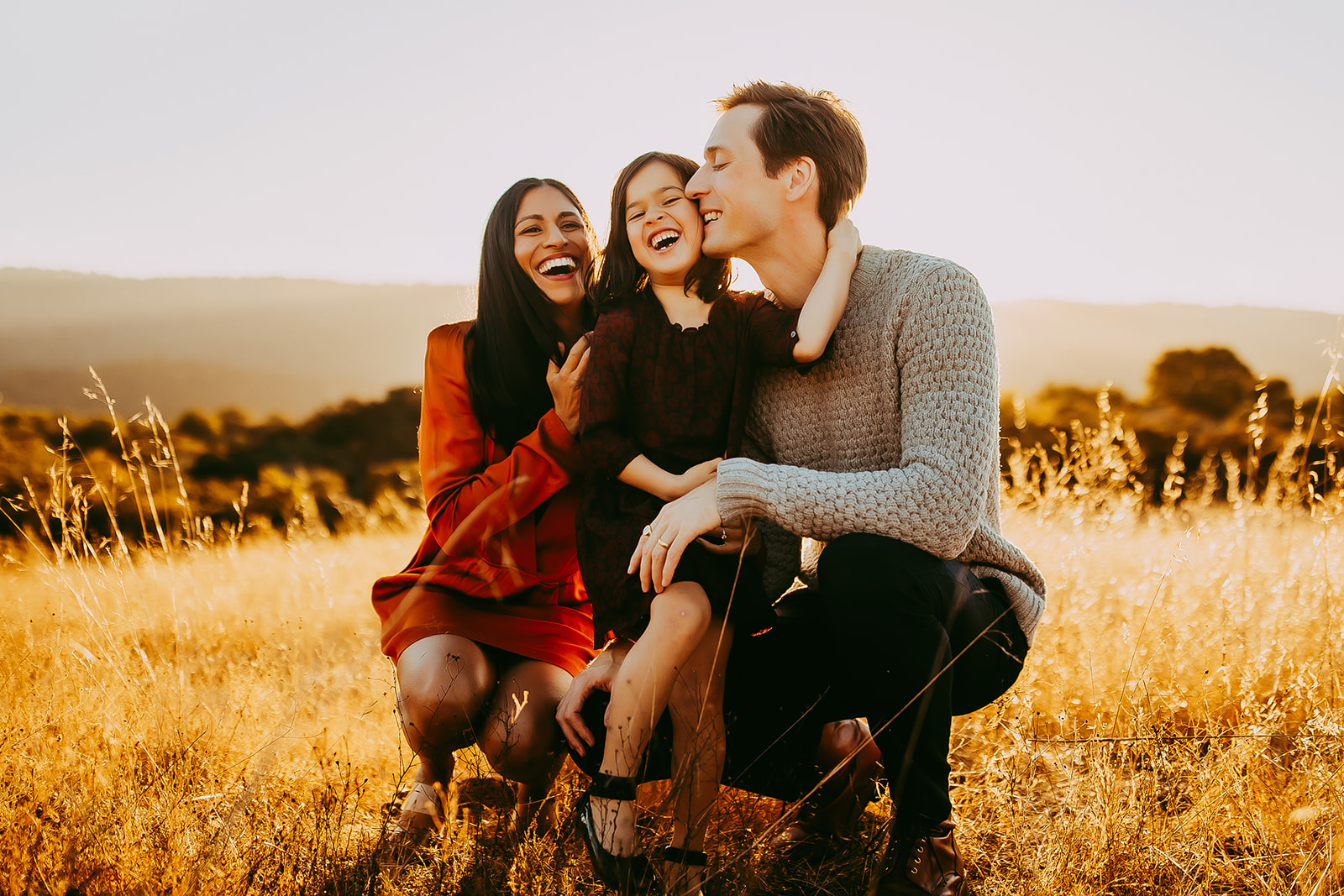 Shefali Parekh | Fall Family Photography Ideas: Extended Family Session mom, dad and daughter laughing