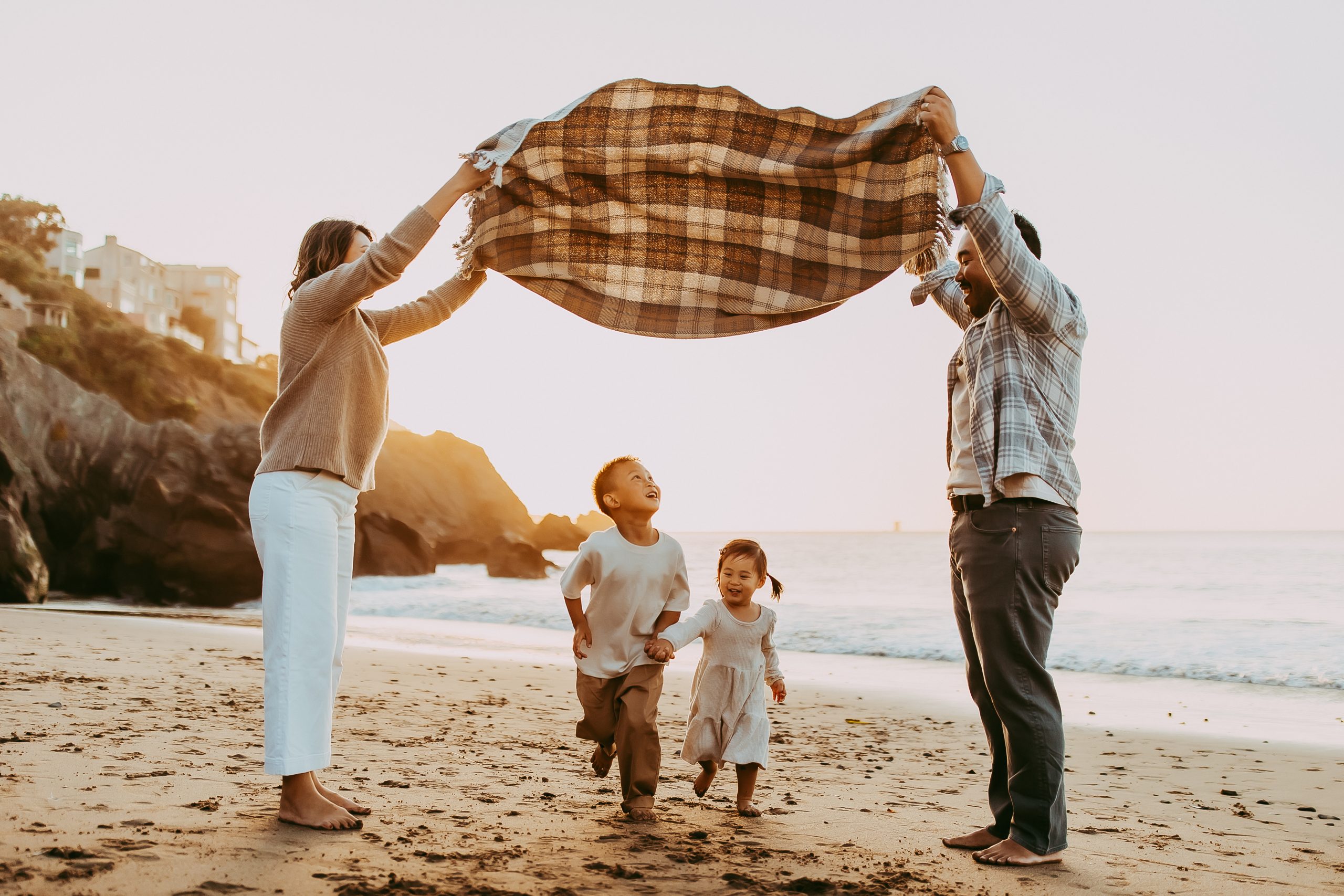 Shefali Parekh | Bay Area Beach Family Photoshoot Tips fun family photography poses at the beach