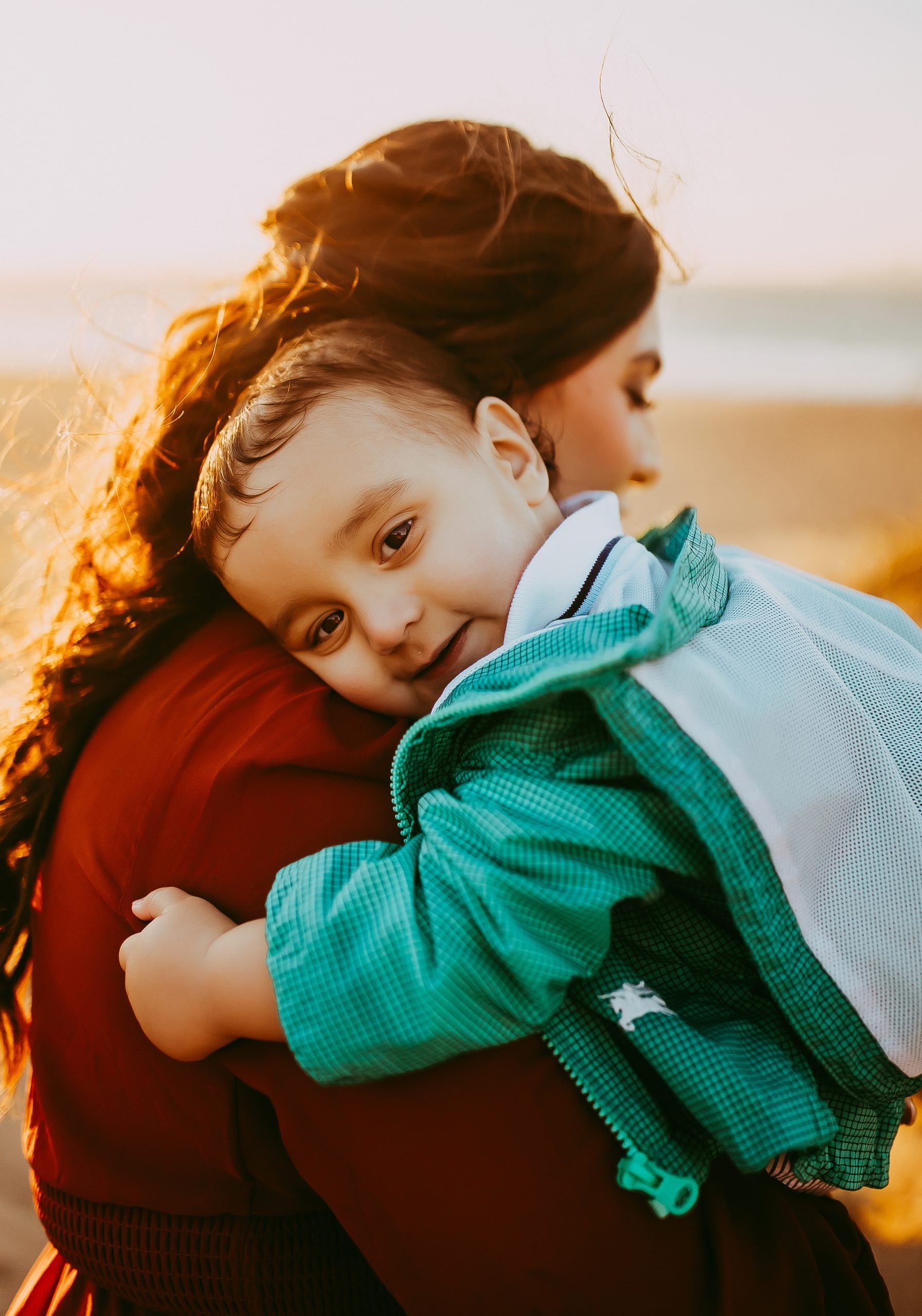 Shefali Parekh | The Best Time for a Baker Beach Photoshoot lifestyle family photography moment at baker beach, san francisco