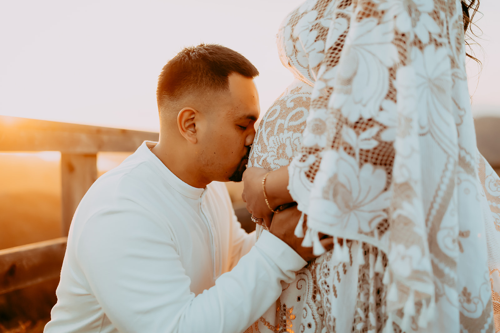Shefali Parekh | Searching for a “Maternity Photographer Near Me”? Here’s What You Should Know Before Booking pregnancy photoshoot of a couple in Bay Area, CA
