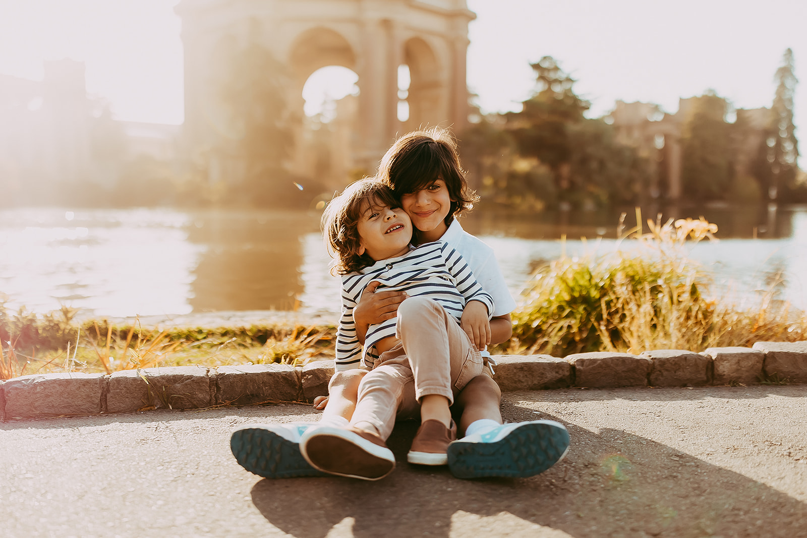 Shefali Parekh | Bay Area Fall Mini Sessions 2025 kids sitting at palace of fine arts